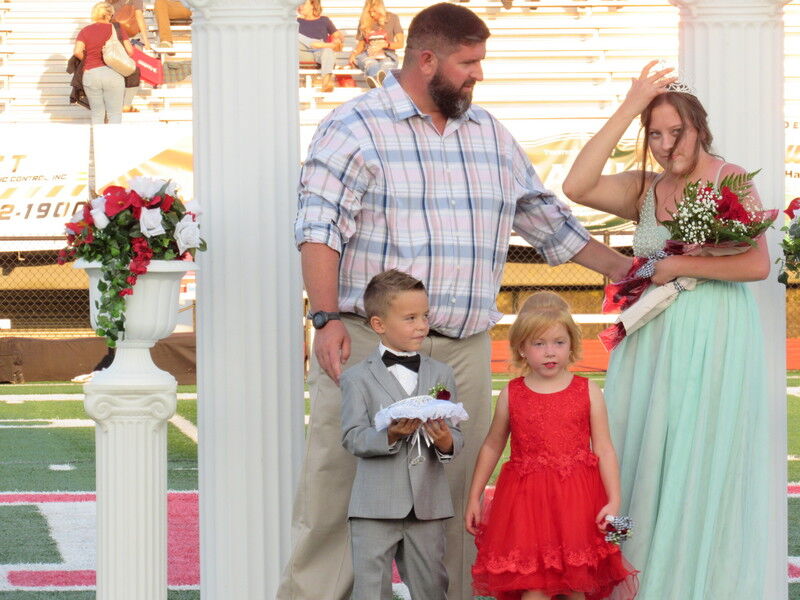 Fort Gibson High School royalty overwhelmed by flowers